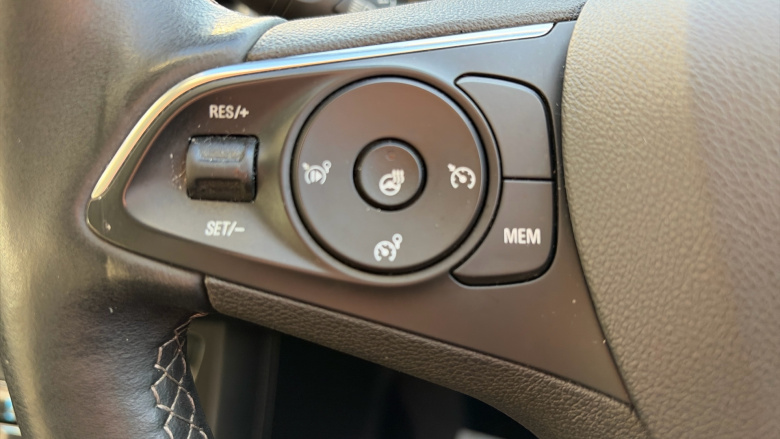 Vauxhall Grandland X 1.2 Turbo SRi Nav 5dr Auto Petrol Hatchback